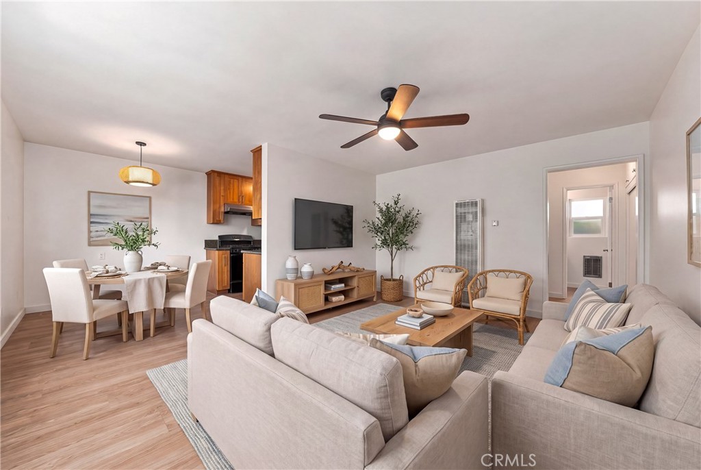 930 E 1st Unit 16 — photo