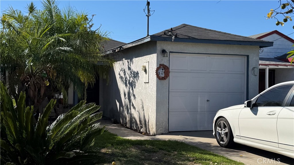 12020 Lowemont — photo
