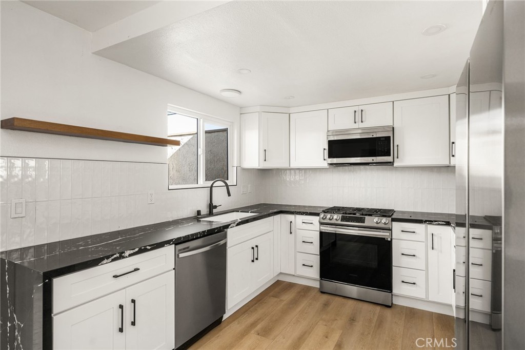2565 Santa Ana Ave Unit 1 — photo