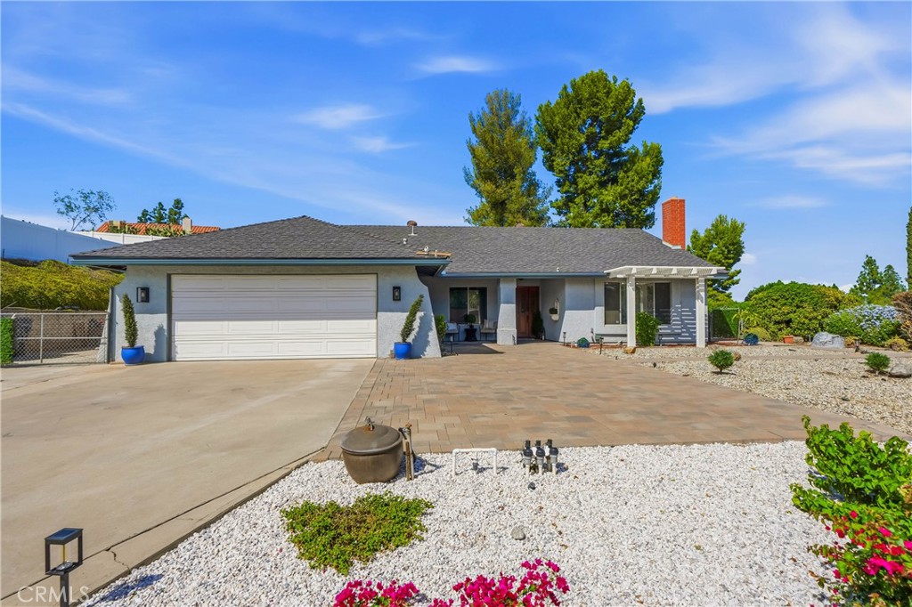 15621 Saddleback Road — photo
