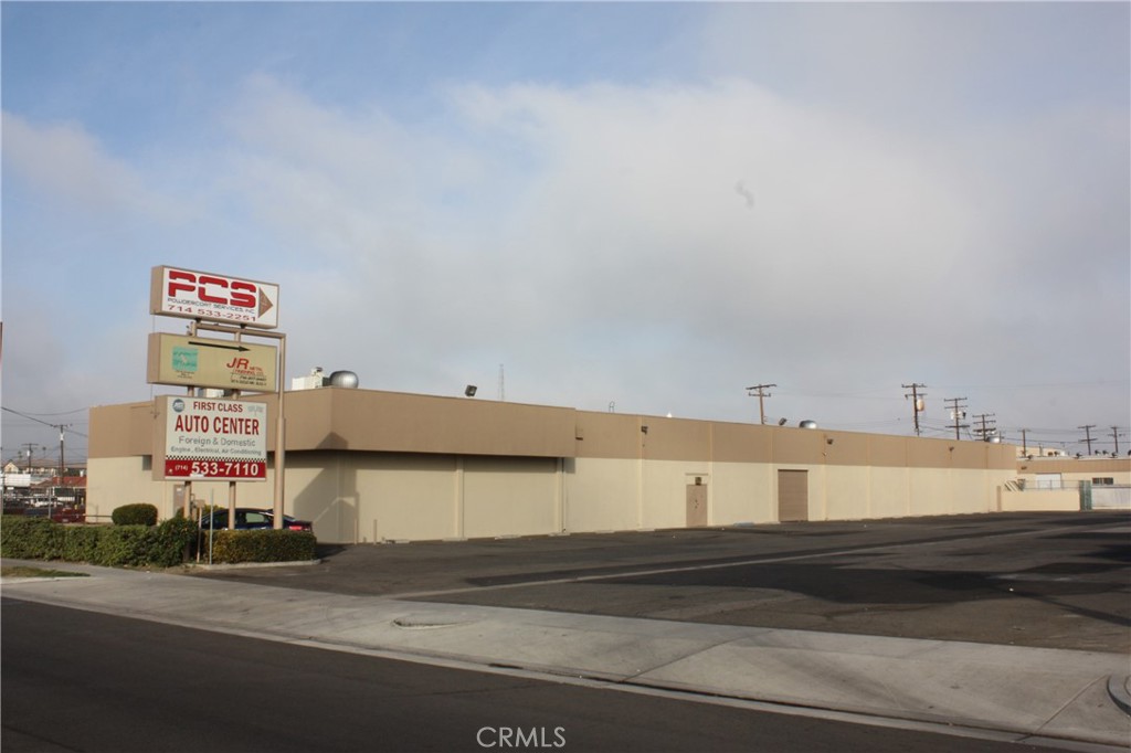 1751 W Lincoln Avenue W — photo