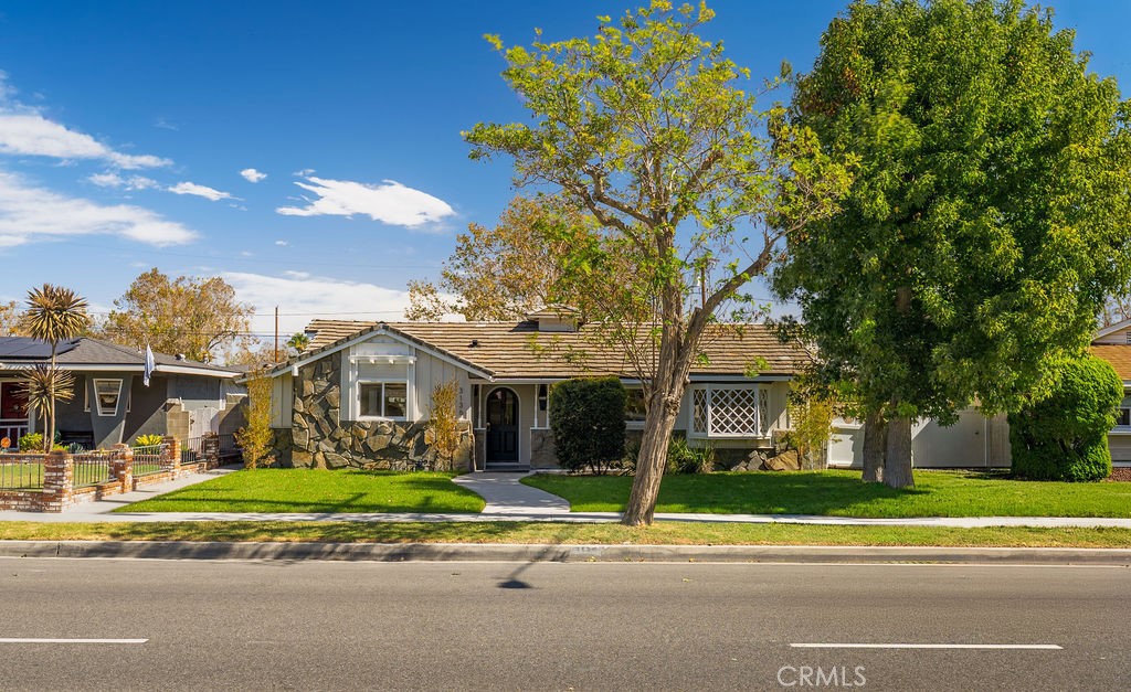 3136 Palo Verde Avenue — photo