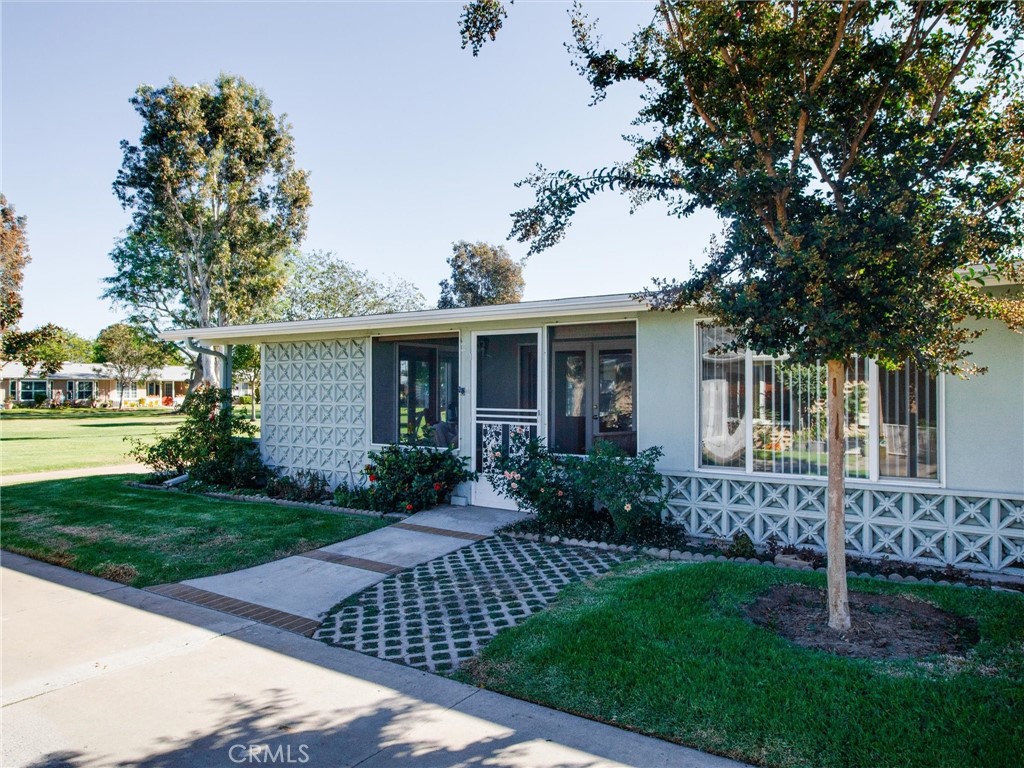 1400 Weeburn Road Unit 82-F — photo