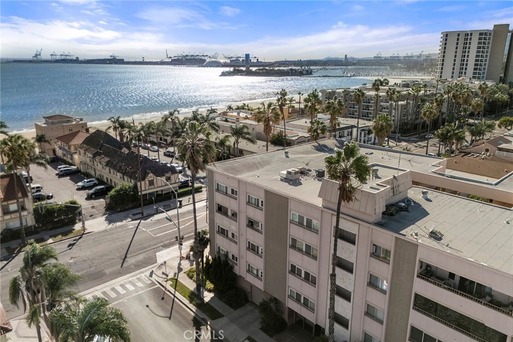 1635 E Ocean Unit D2 — photo