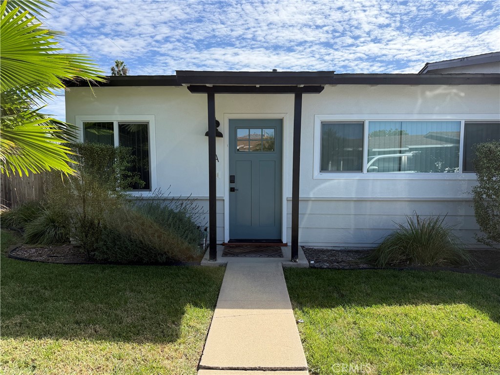 241 Costa Mesa St, Unit a — photo