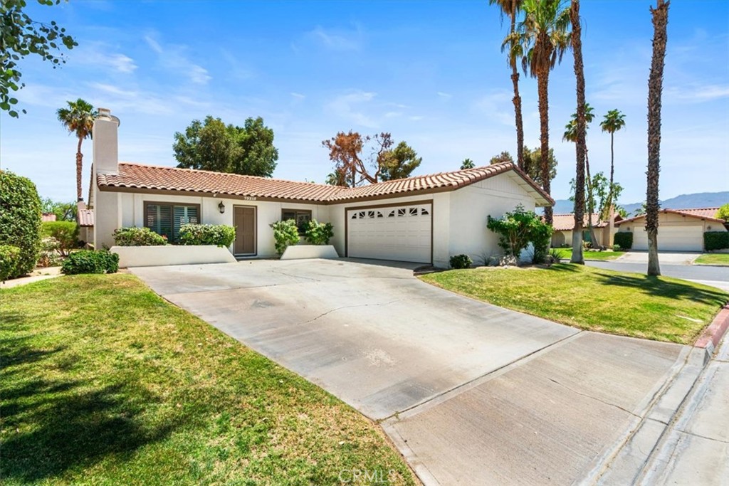 75215 Vista Huerto — photo