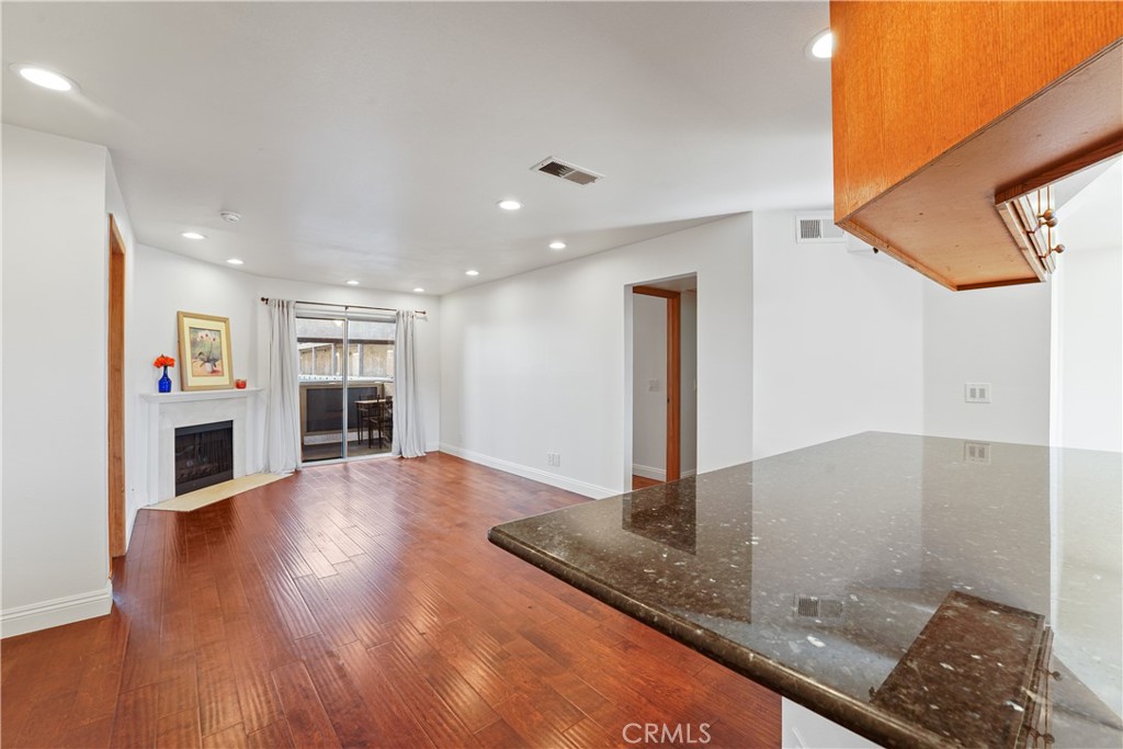 1200 Gaviota St #212 — photo