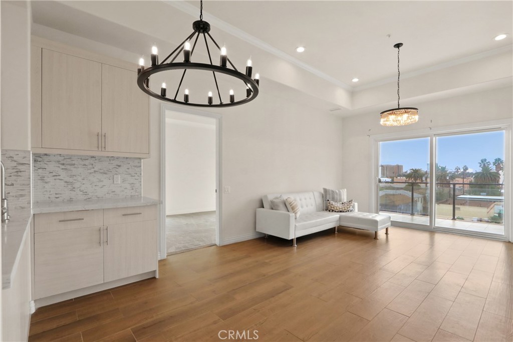 1598 Long Beach Boulevard Unit 409 — photo