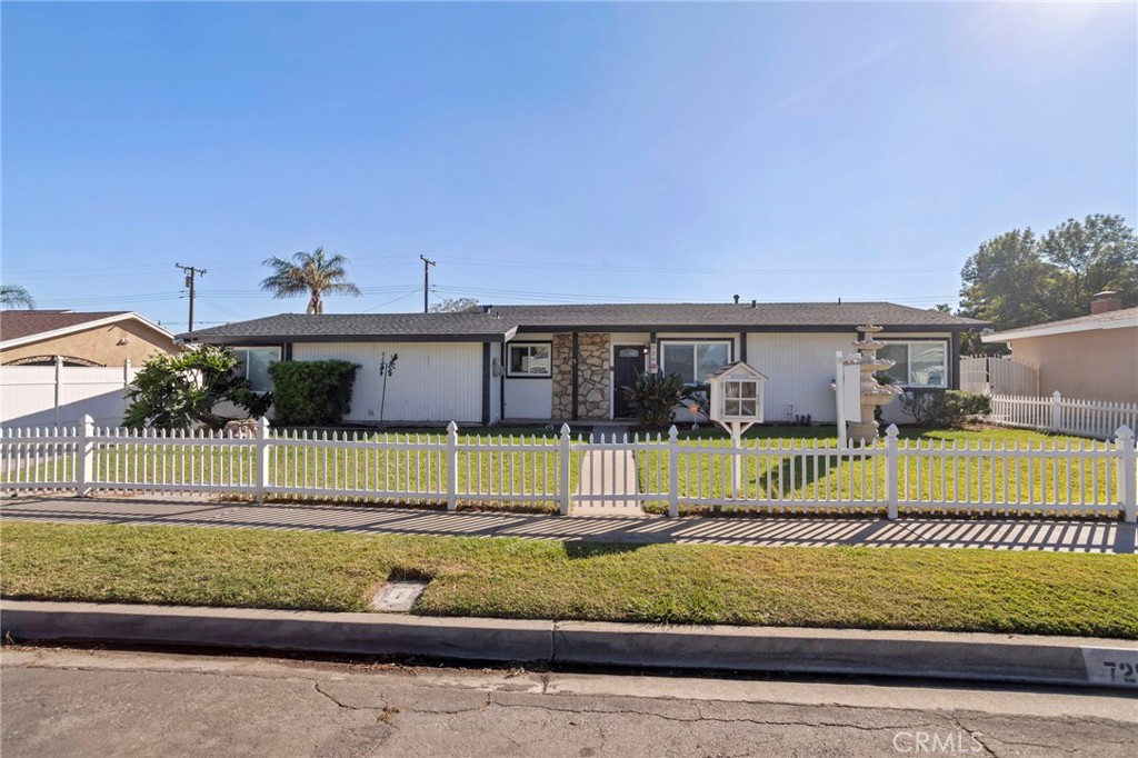 729 E Home Street — photo
