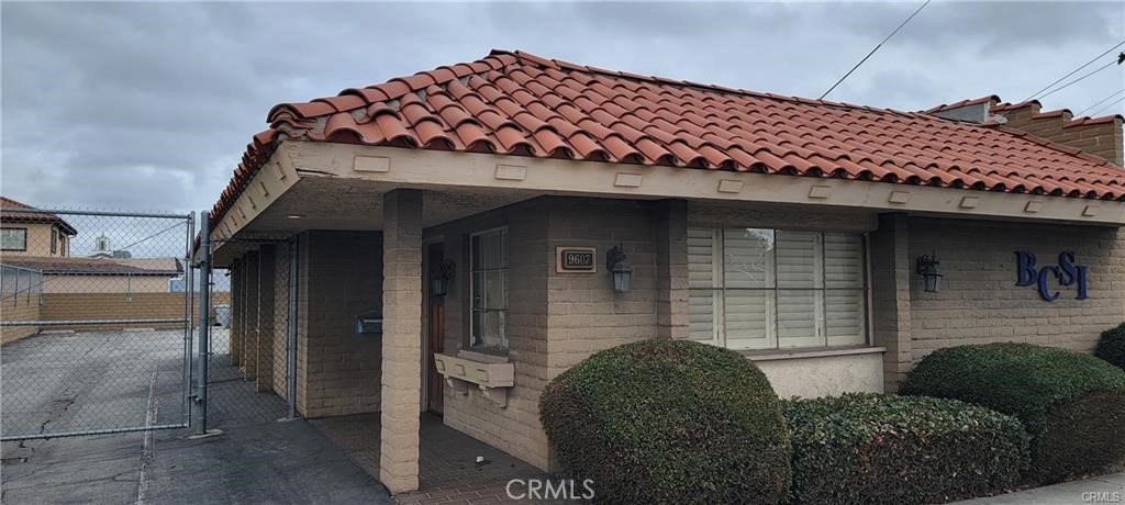 9607 Flower Street — photo
