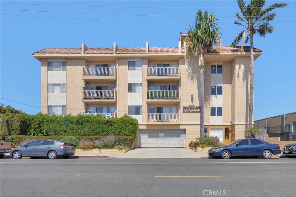 1311 S Grand 10 — photo