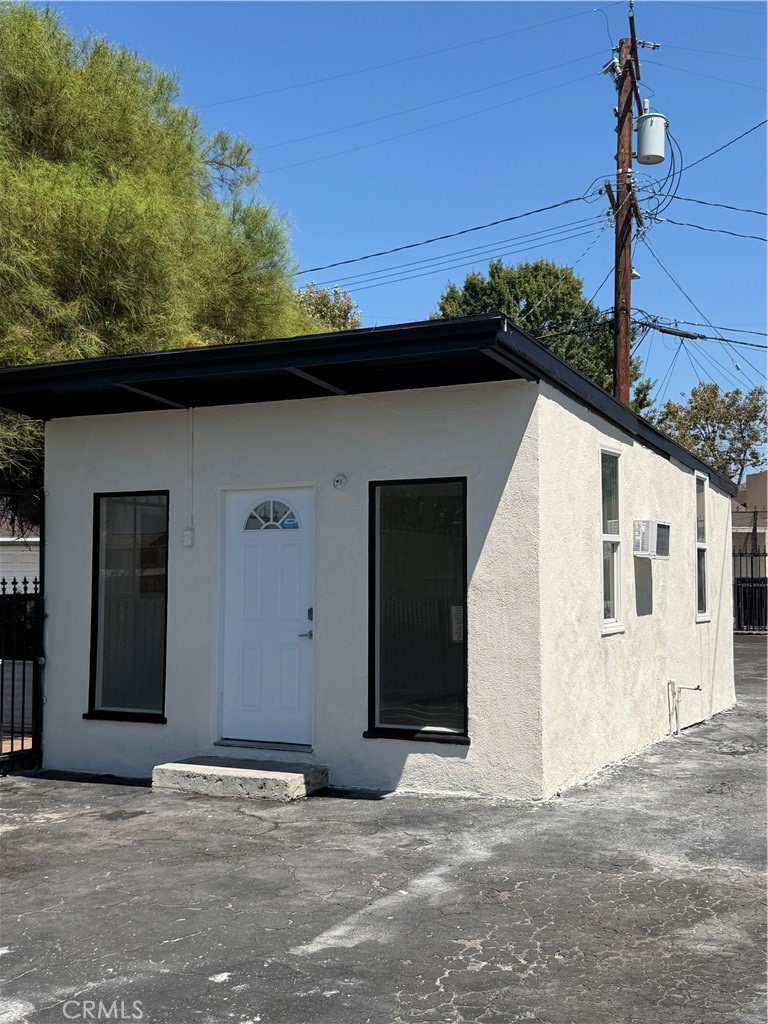 12711 Whittier — photo