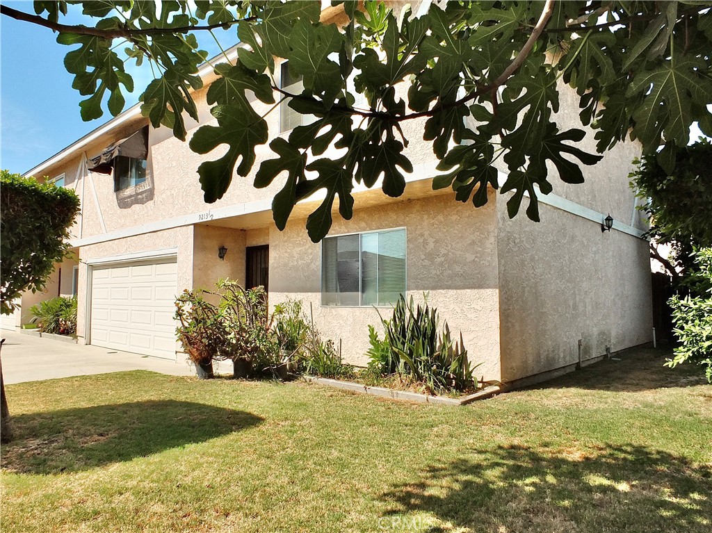 9213 1/2 Cedar — photo
