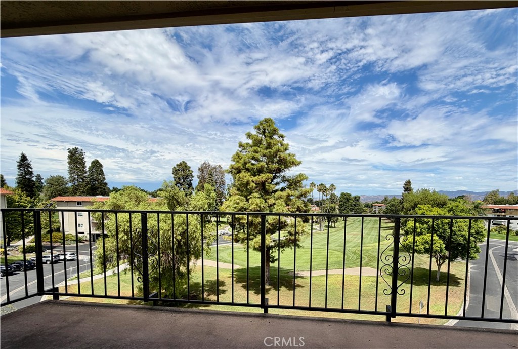 2385 Via Mariposa W 3C — photo