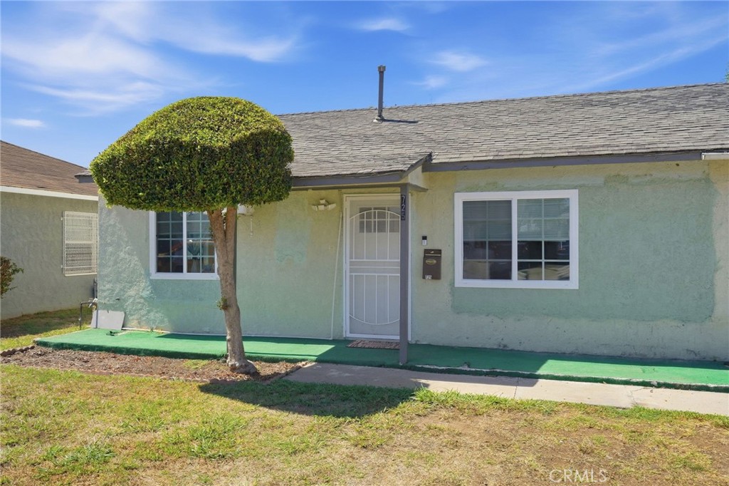 725 S Taper, Compton, CA 90220 — photo 3