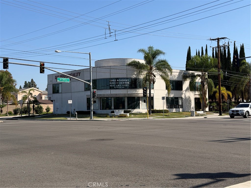 13405 Artesia 204 — photo