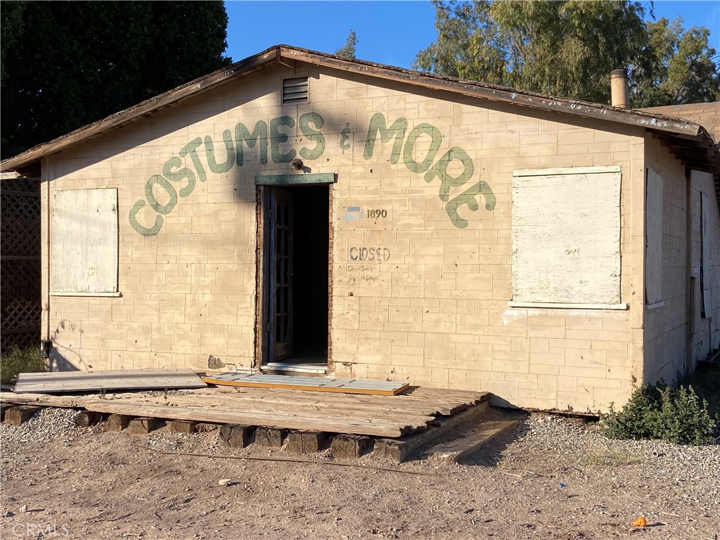 1896 & 1890 E Underwood — photo