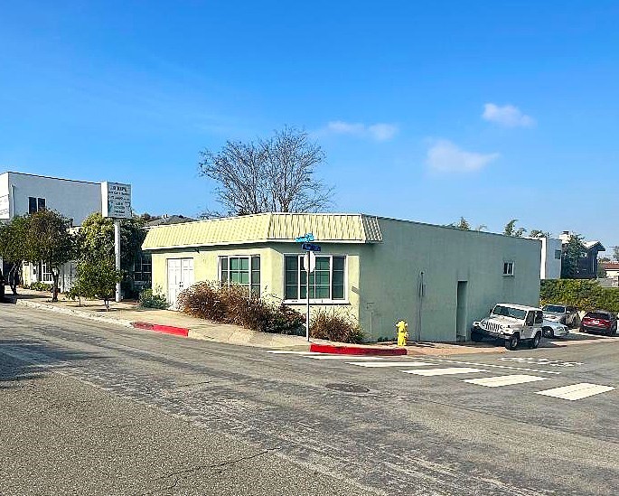 947 Manhattan Beach Boulevard — photo