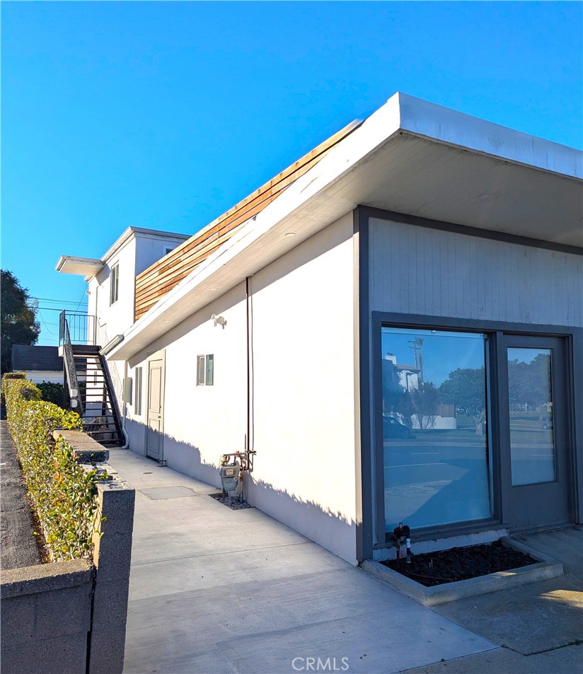 1716 Manhattan Beach Boulevard C — photo