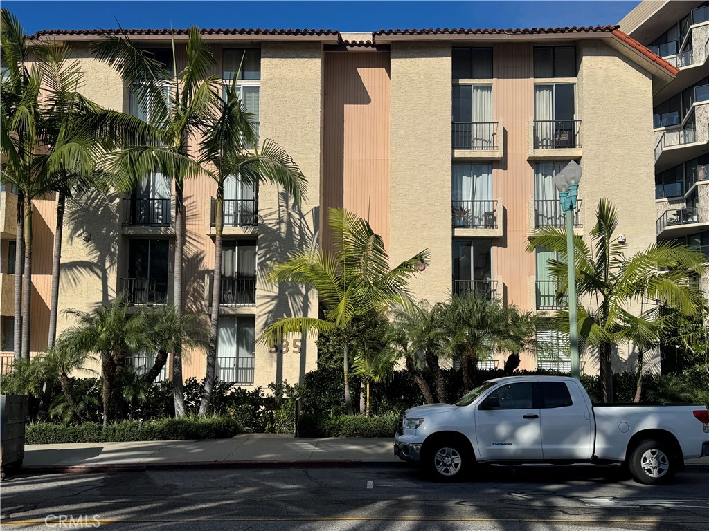 535 Esplanade 601 — photo
