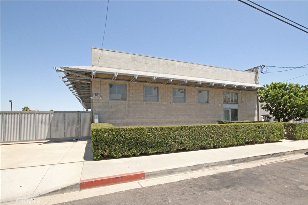 25208 Broadwell Avenue a — photo