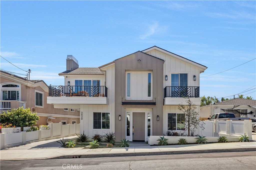 2420 Ives Lane B — photo