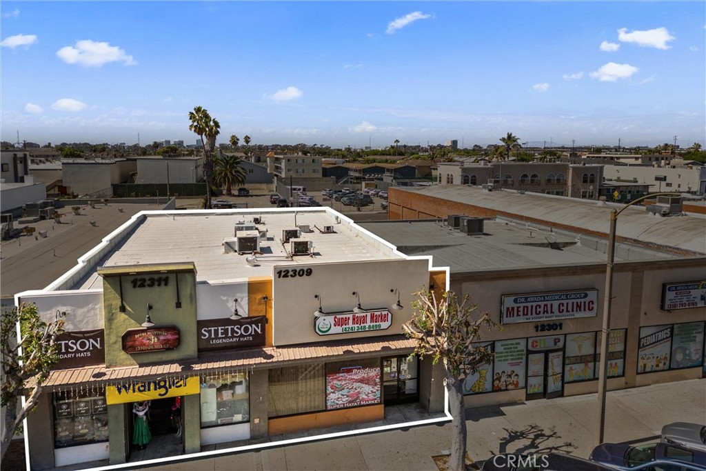 12311 Hawthorne — photo