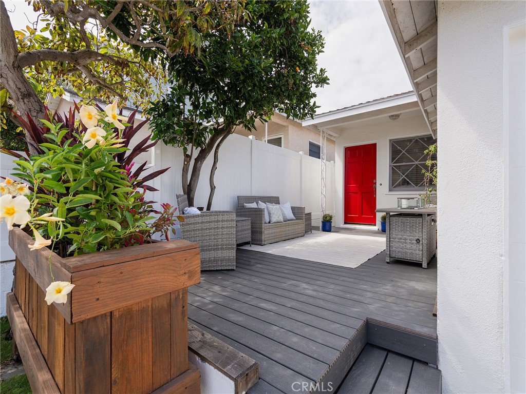 1631 Carver Street — photo
