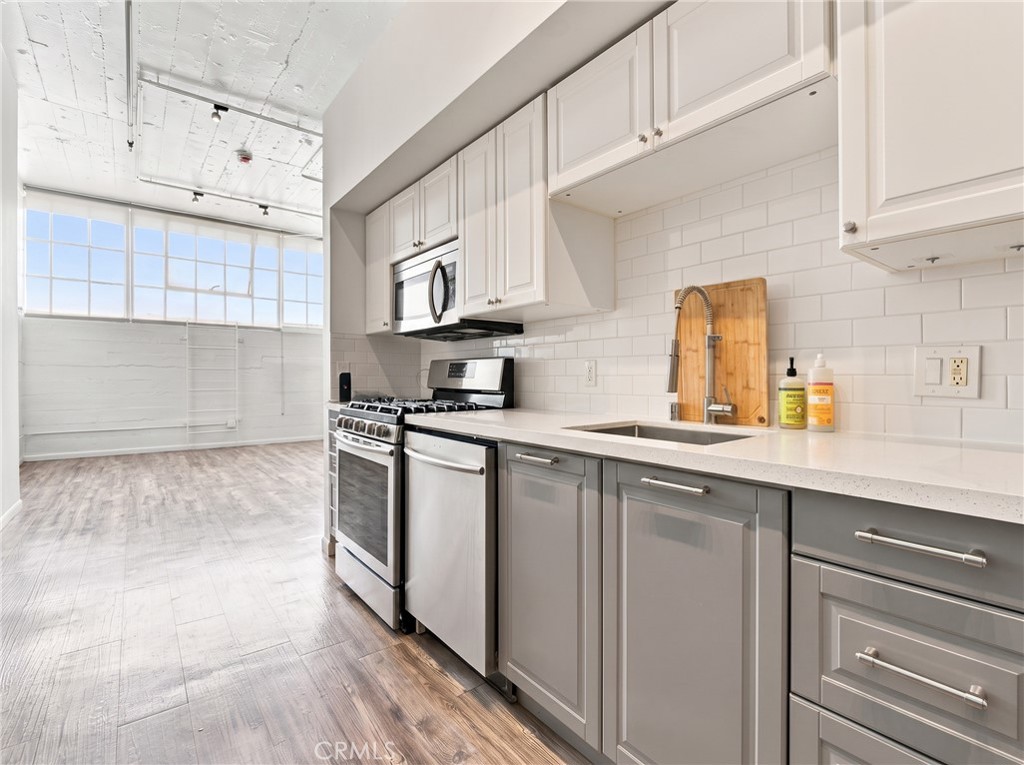 420 S San Pedro 222 — photo