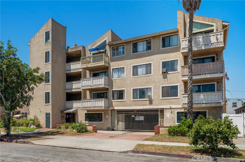 1723 Cedar 103 — photo