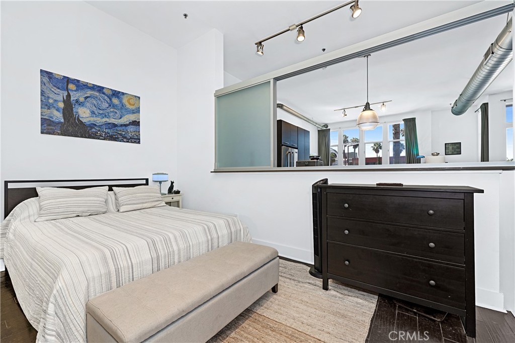 13320 Beach 203 — photo
