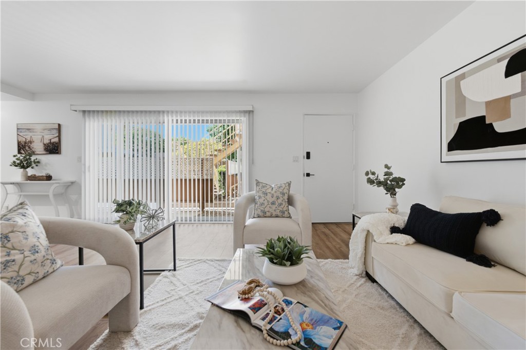 15312 S Normandie 104 — photo