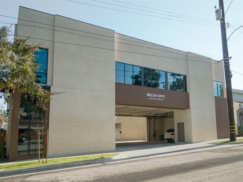 24444 Hawthorne 109 — photo