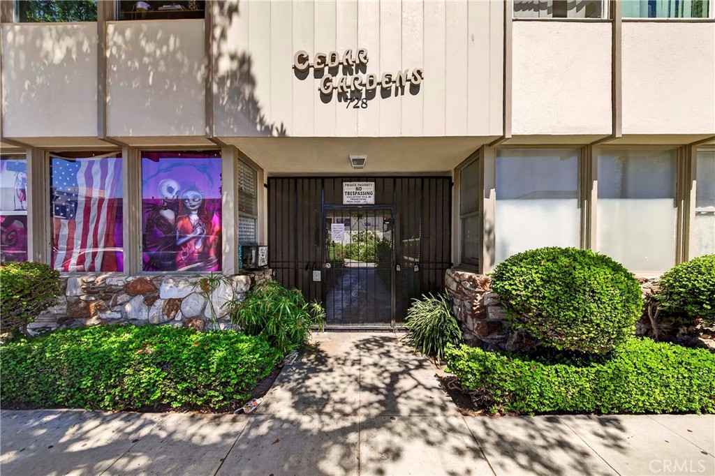 728 Cedar — photo