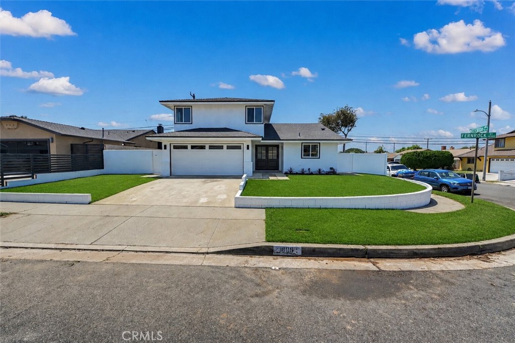 1606 E Fernrock — photo