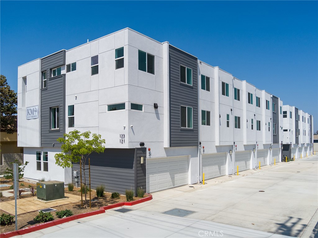 123 E 223rd #3, Carson, CA 90745 — photo 2