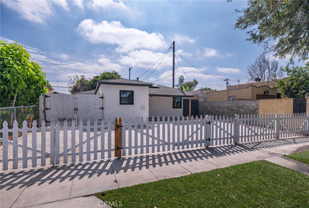 5910 Walnut Ave — photo