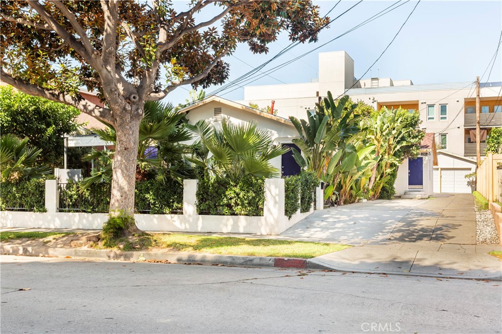 239 W Hillcrest — photo