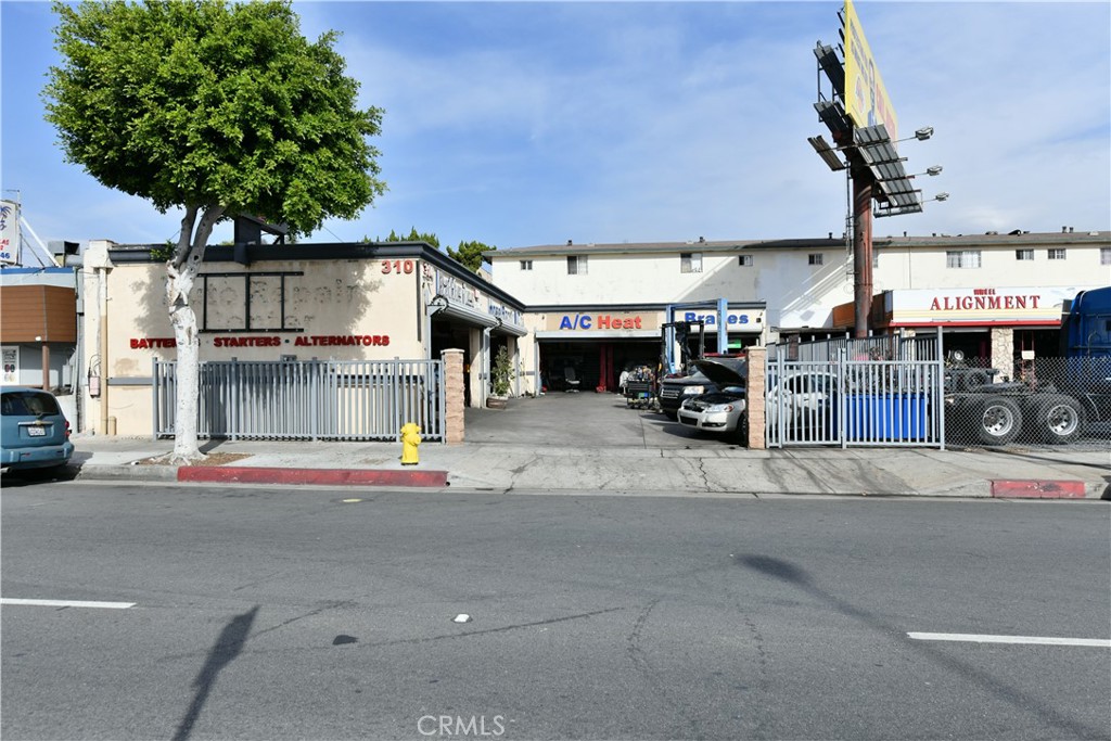 310 N La Brea — photo