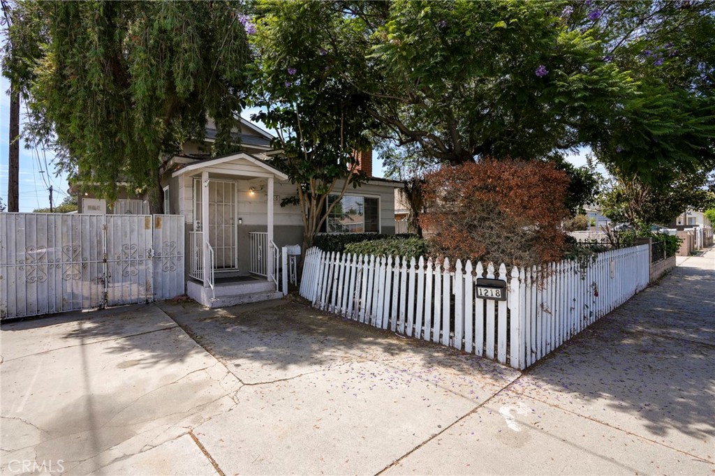 1218 W D Street — photo