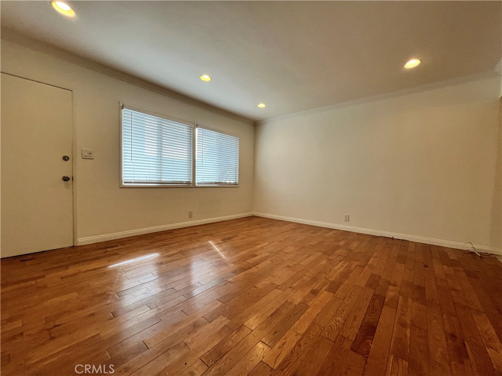 11901 W Washington B — photo