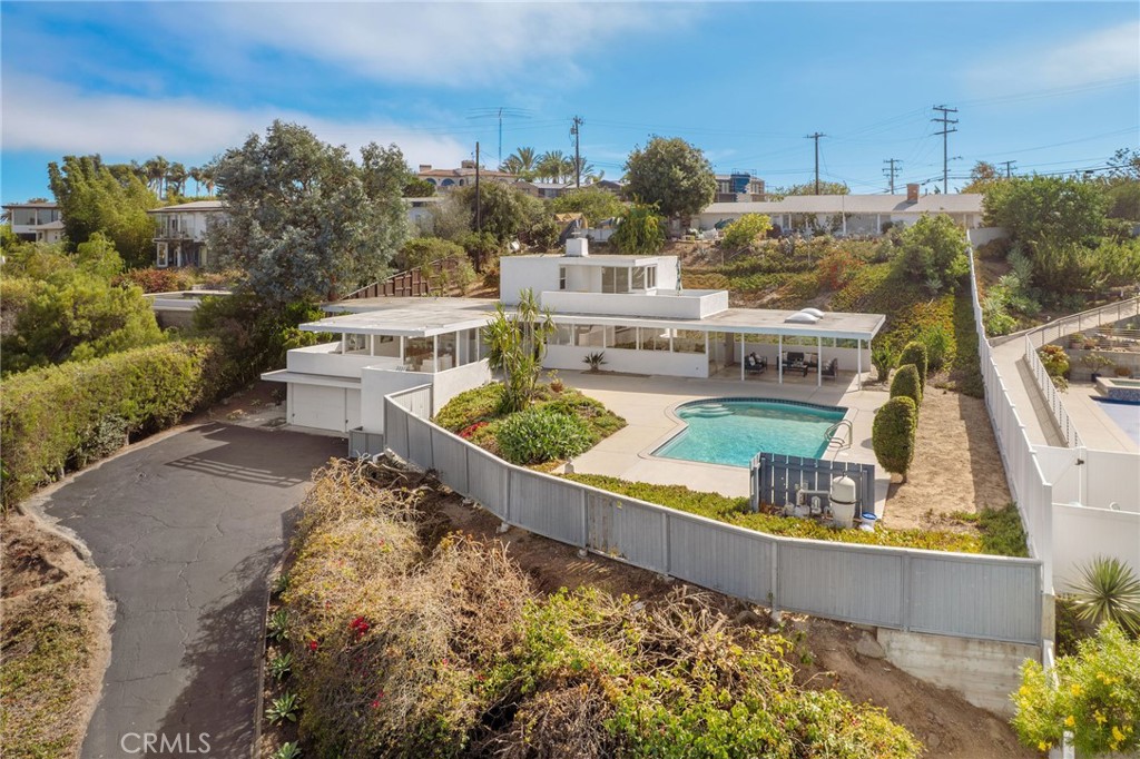 1142 Ronda — photo