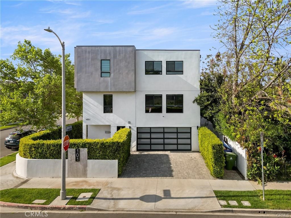 14157 Tiara Street 101 — photo
