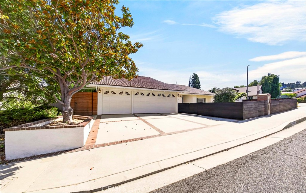 26582 Academy — photo