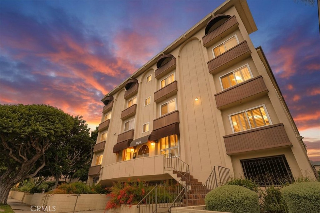 8738 Delgany Unit 301 — photo