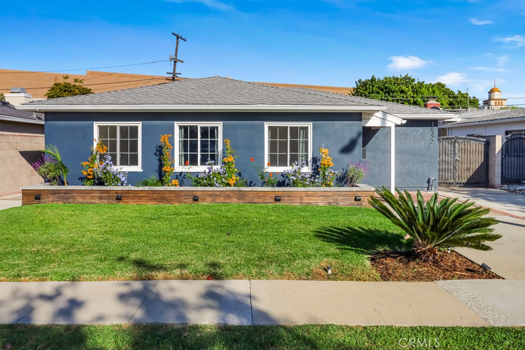 18322 Elgar Avenue — photo
