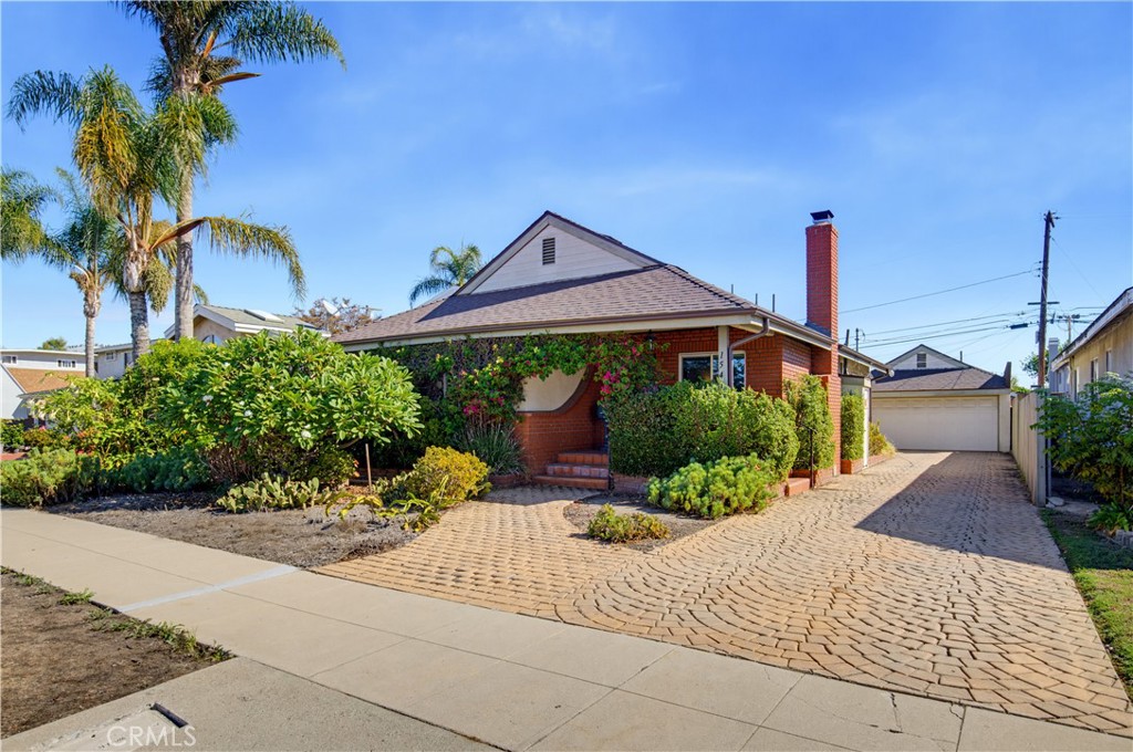 15418 S Catalina Avenue — photo