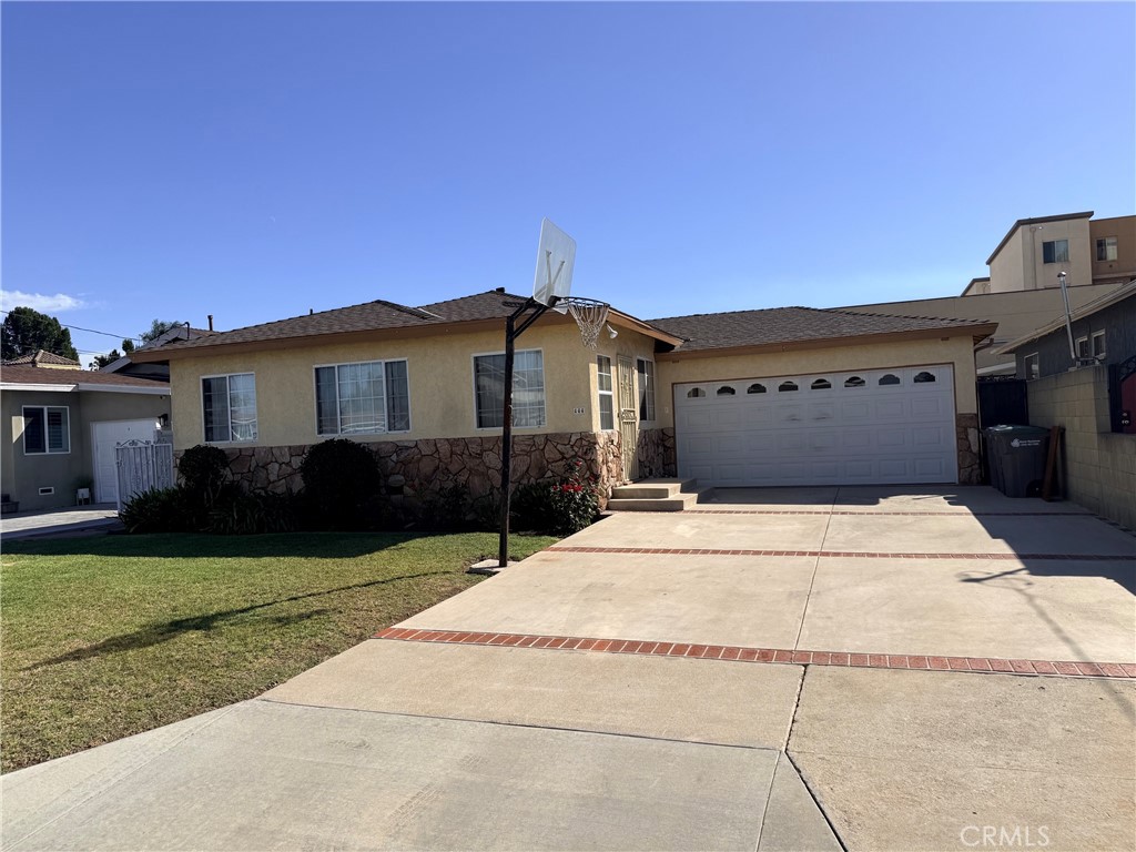 444 E Double Street — photo