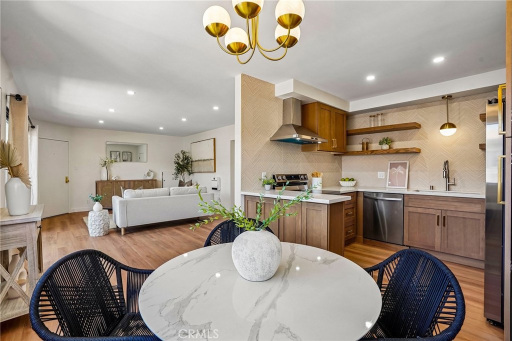 15549 S Budlong Lane Unit 7 — photo