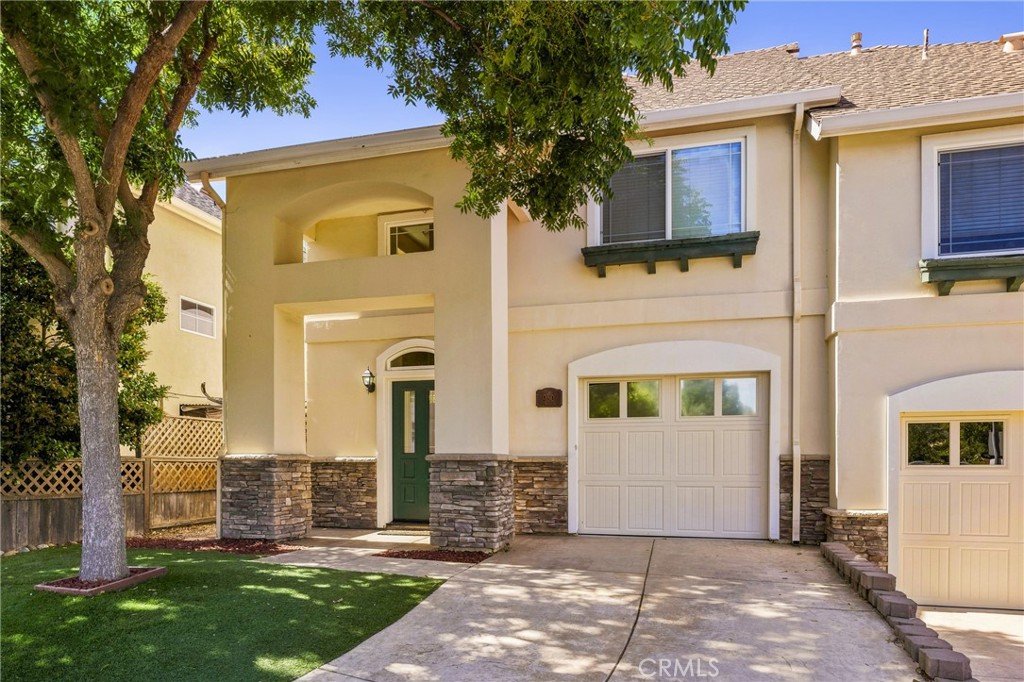 950 La Costa Court — photo